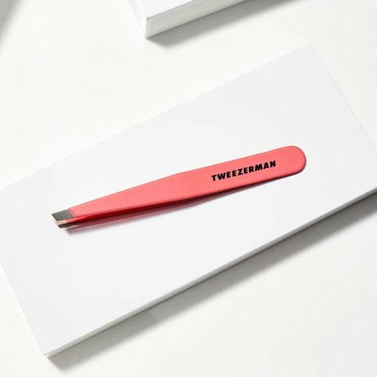 Tweezerman Studio Line Slant Tweezer Geranium Tweezerman Studio Line Slant Tweezer Geranium -Philips winkel 550x550 1101